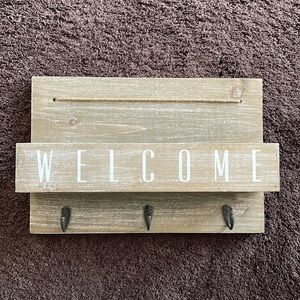 Welcome basket with key holders